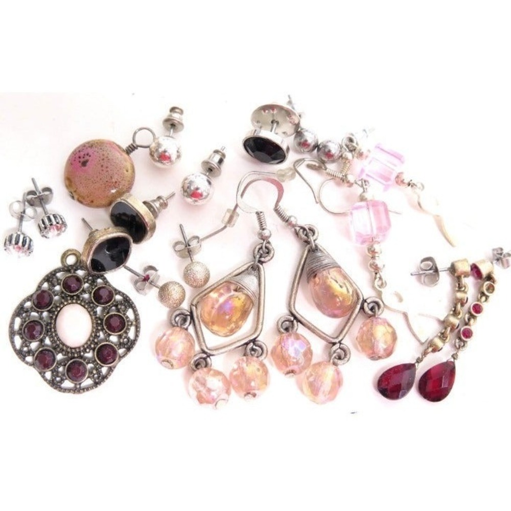 Assorted Earringsâ Pendant 11 piece Jewelry Lot
